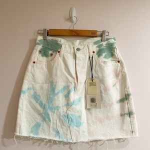 NWT Levi’s Premium Tie Dye Deconstructed Skirt 29